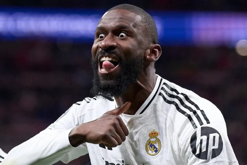 Antonio Rüdiger Real Madridlə müqaviləsini uzadıb
