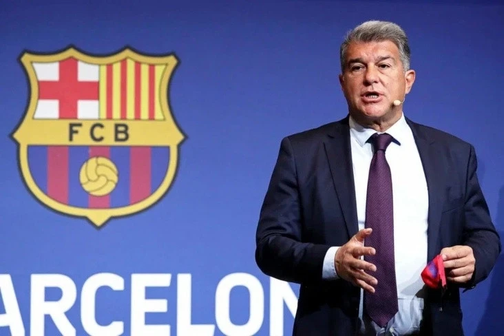 Laporta Realı hakimlərə təsir etməkdə və hakimlərin Real ilə əlaqəli olmasında ittiham edir