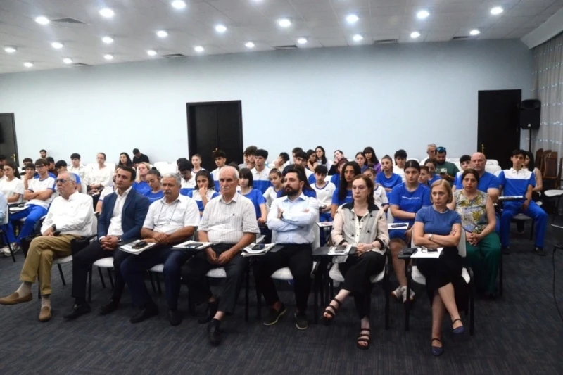MOK-da Avropa Gənclər Yay Olimpiya Festivalında iştirak edəcək idmançılarla görüş keçirilib