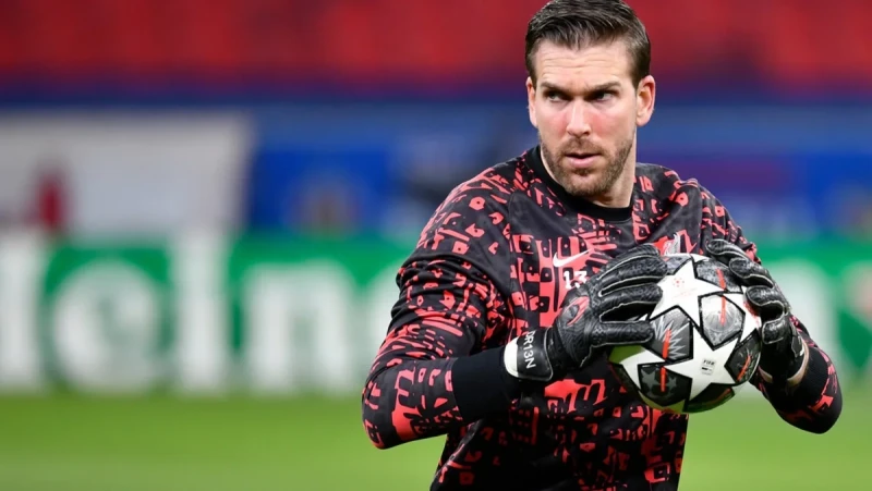 Liverpulun sabiq qapıçısı Adrian karyerasını bitirir