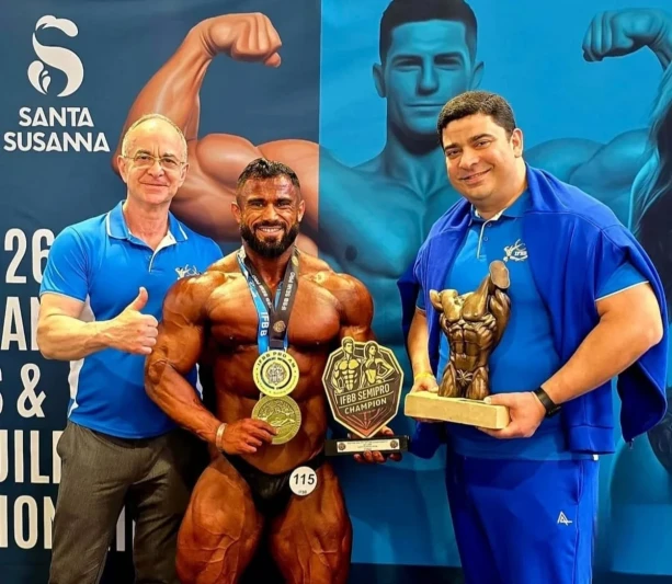 Samir Məmmədli bodibildinq üzrə Master Europe nominasiyasında mütləq çempion olub