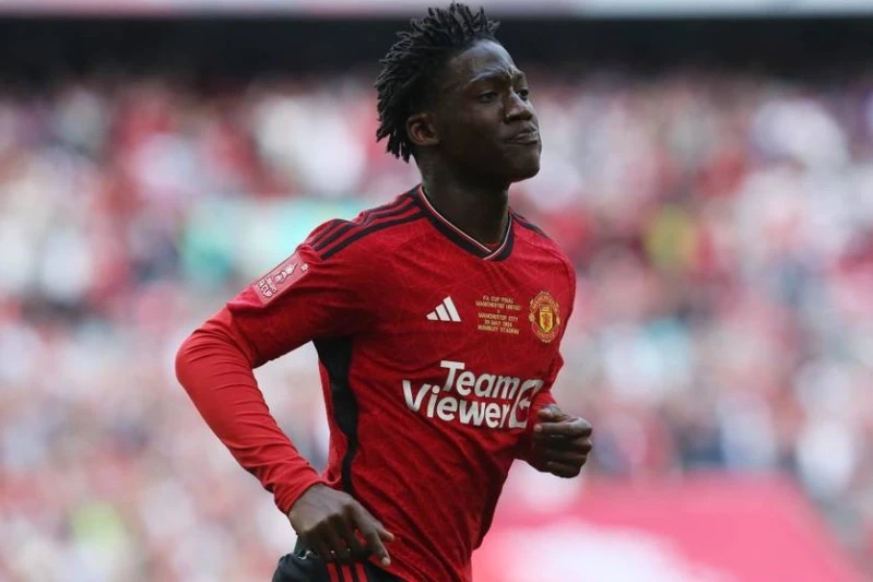 Napoli Mançester Yunaytedin yarımmüdafiəçisi Kobbi Maynu ilə maraqlanır