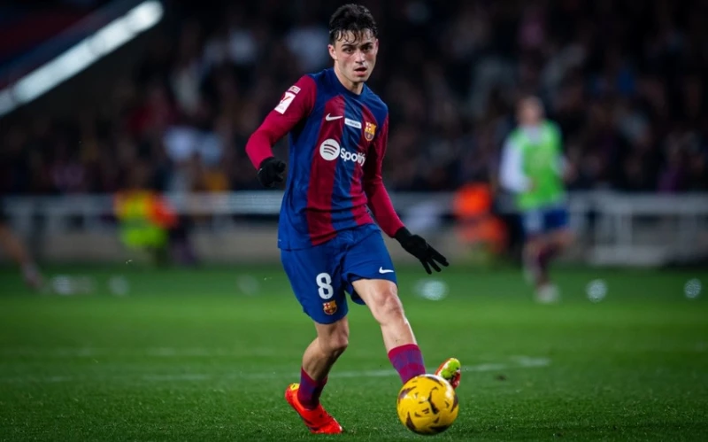 Barselona futbolçusu ilə yeni müqavilə imzalayıb