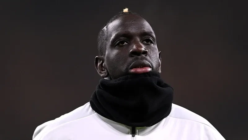 Mamadou Sakho announces his retirement