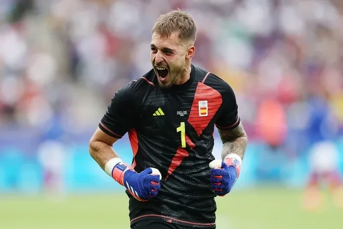 Villarreal Transfers Former PSG Goalkeeper Arnau Tenas