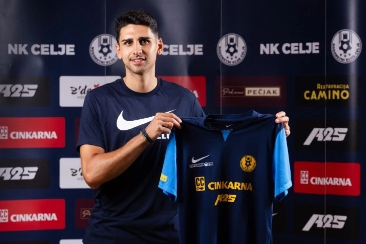 Sabahın rəqibi &Ccedil;elye ispaniyalı m&uuml;dafiə&ccedil;i transfer etdi
