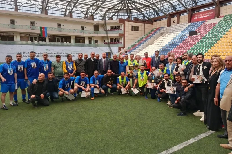 Heydər Əliyevin 103-cü ildönümünə həsr olunan veteranlar arasında minifutbol yarışında Qarabağ qalib oldu