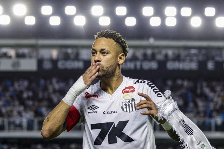 Neymar responds to criticism: Today they retire you, tomorrow you can go to the World Cup