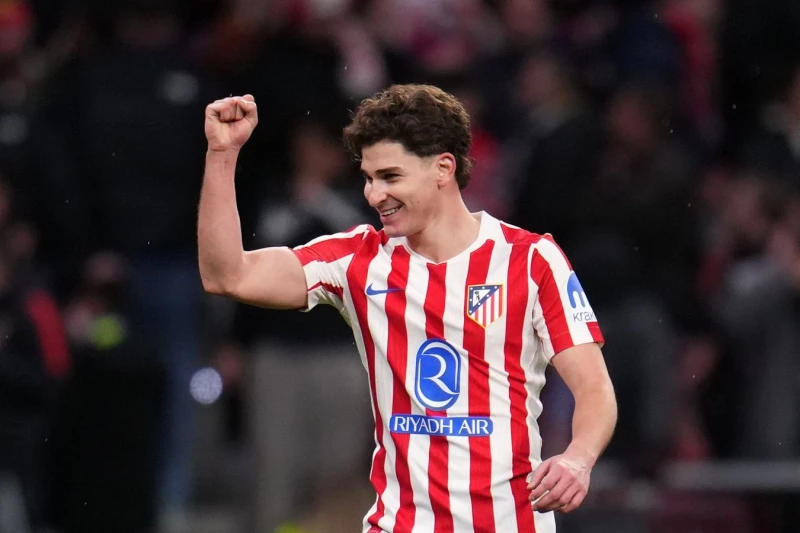 Julian Alvarez is close to a transfer to Arsenal