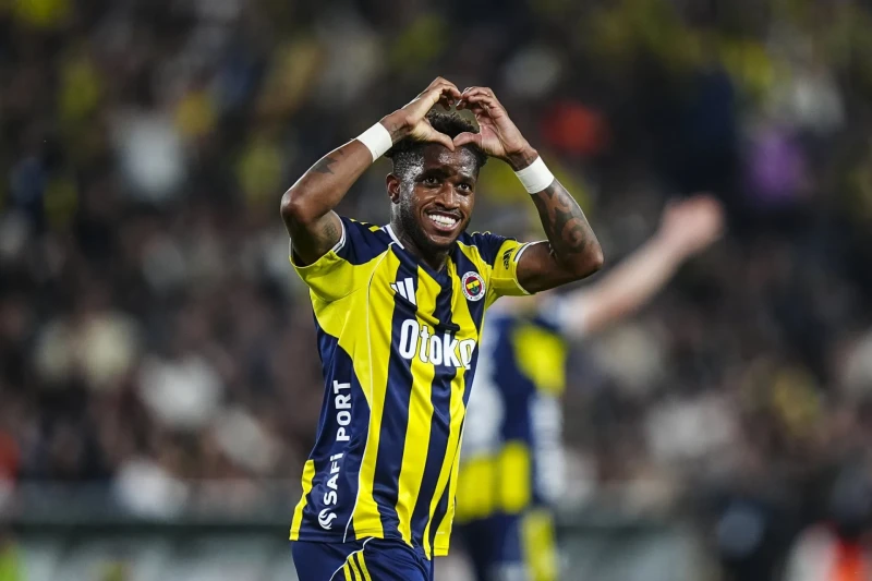 Fənərbağça braziliyalı futbolçu ilə yollarını ayırdı