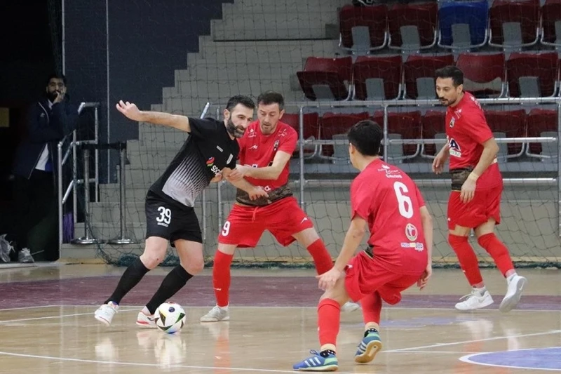 Liderlərdən inamlı qələbələr