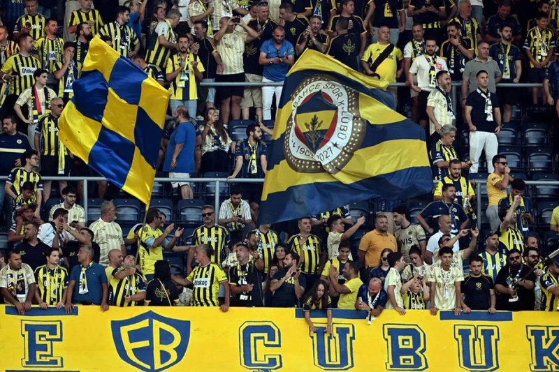“Fənərbağça” – “Beşiktaş” derbisində azarkeşin infarkti nəticəsində vəfatı