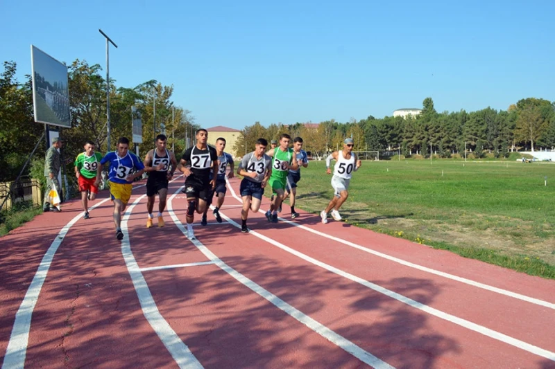 Azerbaycan Ordusunda askerler arasında atletizm yarışmaları düzenlendi