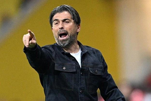 İlhan Palut Çaykur Rizespordan istefa verdi