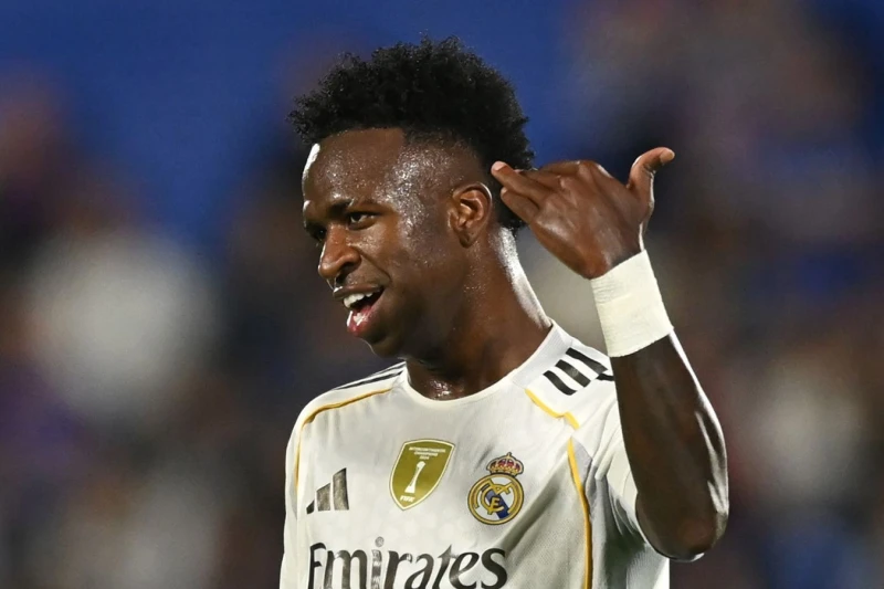 Osasuna azarkeşlərinin Vinisiusa qarşı fit reaksiyası: Stadiona gəlişdən oyun ərzinə qədər