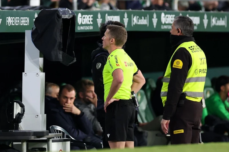Coaches in La Liga will be given the right to request VAR