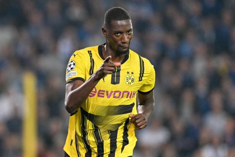 Barselona Borussiyanın hücumçusu Seru Qirassini transfer etmək istəyir