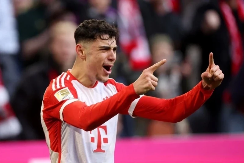 Manchester United and Manchester City compete with Juventus and PSG for Aleksandar Pavlović