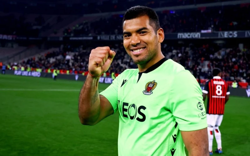 Kristal Pelas Argentina millisinin qapıçısı Valter Benitesi transfer edib
