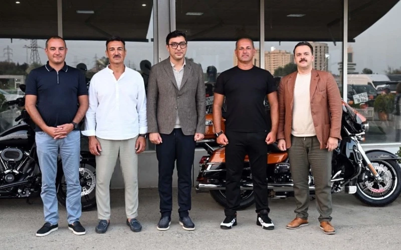 Fərid Qayıbov Moto X Clubın fəaliyyəti ilə tanış olub və motosiklet idmanının inkişafını müzakirə edib