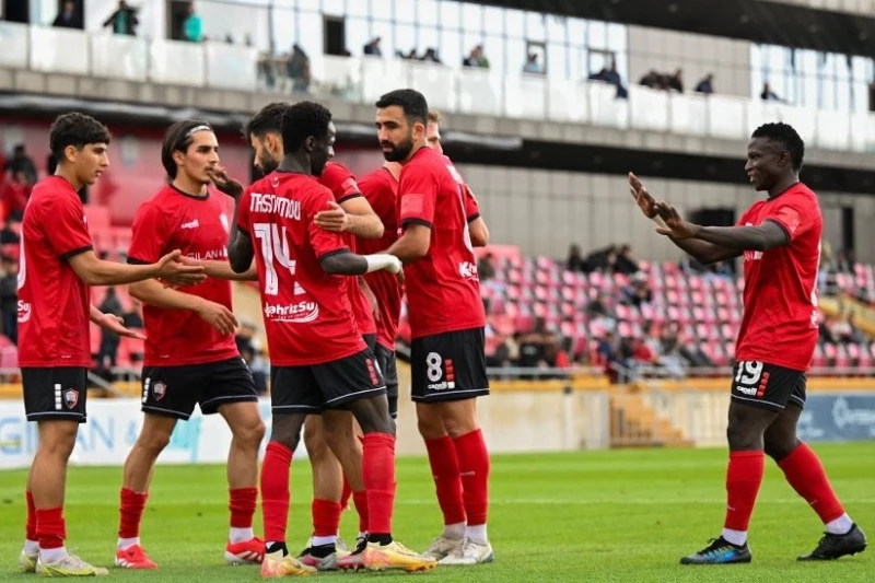 Premyer Liqaya çempion kimi qayıdan Qəbələdən iki futbolçu ayrıldı