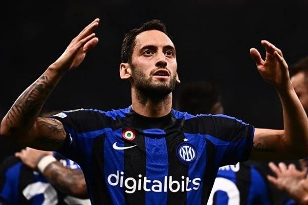 Çalhanoğludan "Qalatasaray"a keçəcəyinə dair xəbərlərə münasibət