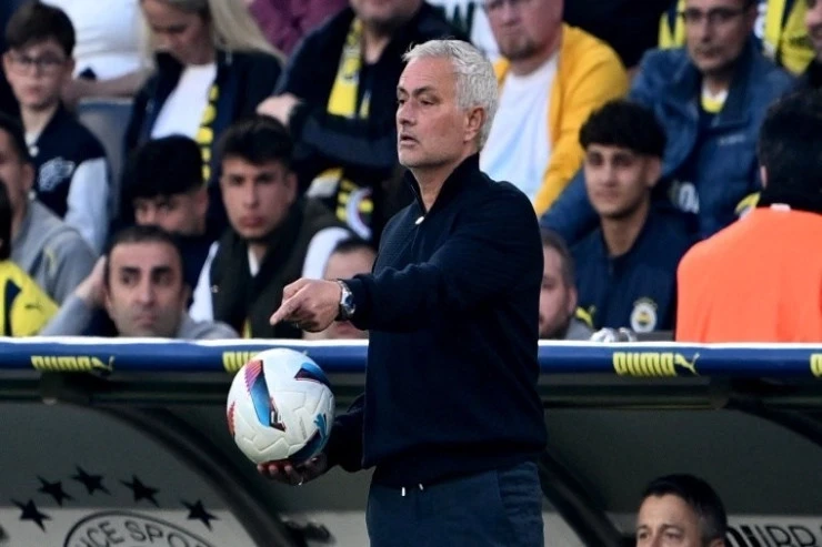 Joze Mourinyoya Rusiyadan DƏVƏT: "Gəlməyə hazırdır"