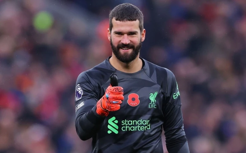 Alisson Becker, Liverpool Formasıyla 300 Maça Çıkan Üçüncü Brezilyalı Oldu