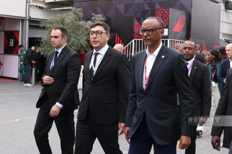 Ruanda Prezidenti Pol Kaqame Bakıda Formula 1 yarışını izləyir