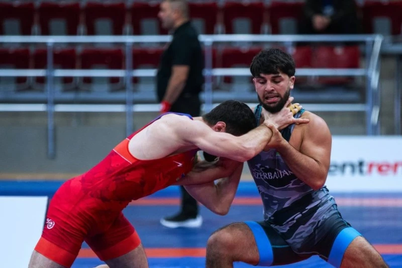 Güləş üzrə Azərbaycan çempionatında ilk finalçılar müəyyənləşib