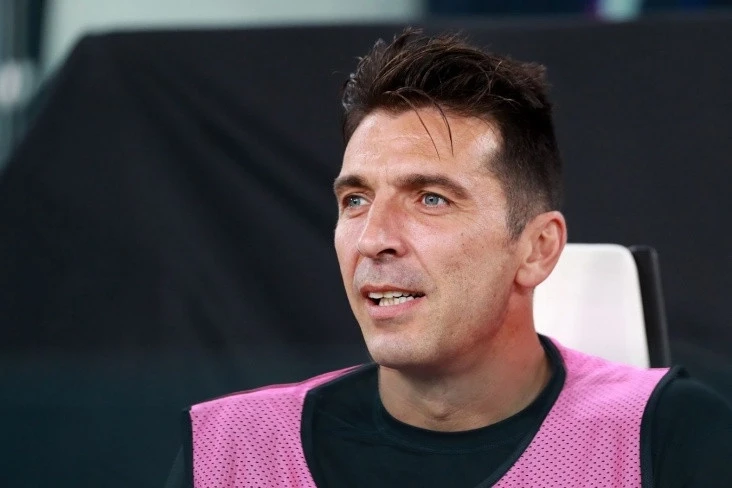 Buffon oğlunun Çexiyanı seçməsinin səbəbini açıqladı: İtaliyada soyadı onu əzəcəkdi