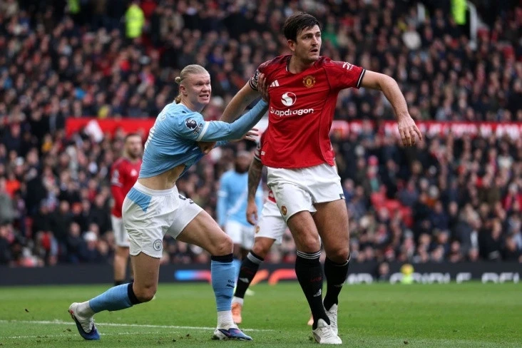 Manchester United, Carrick yönetiminde Manchester Cityyi 2-0 mağlup etti