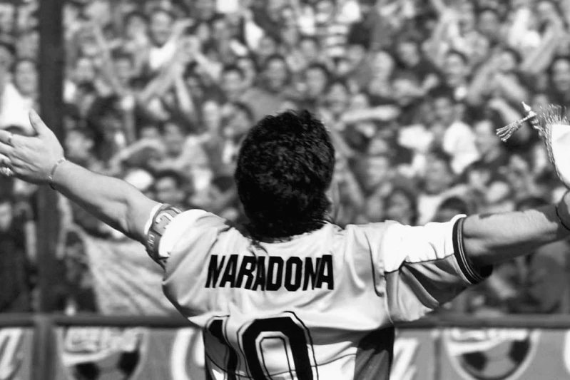 Maradonanın illər əvvəlki telefon zarafatı sosial şəbəkələrdə yenidən yayıldı - VİDEO