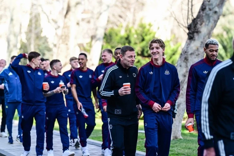 Newcastle players went for a walk in Baku