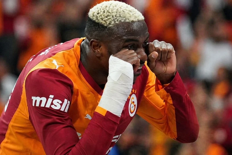 Qalatasaray Osimheni Satmamaq Qərarına Gəldi