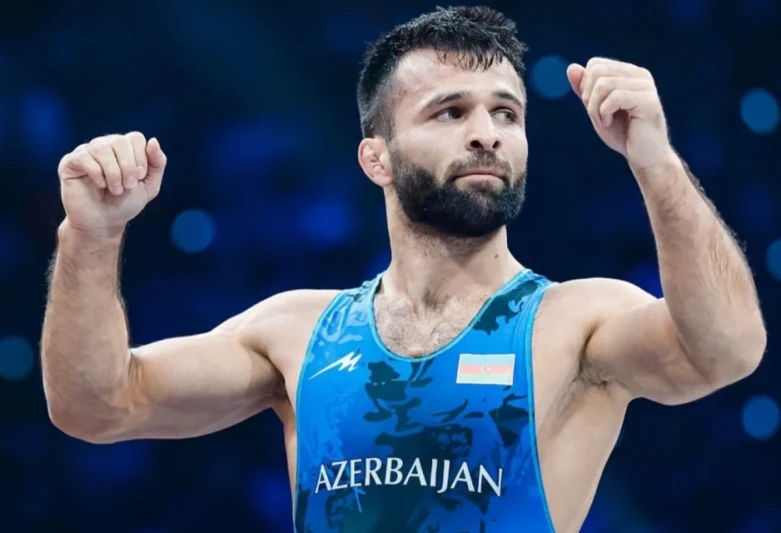 Eldəniz Əzizli 55 kiloqram çəki kateqoriyasında dünya çempionu oldu