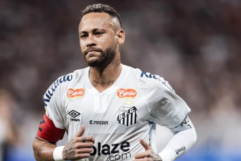 Neymar laughs at Rafinha's place in the Golden Ball;
