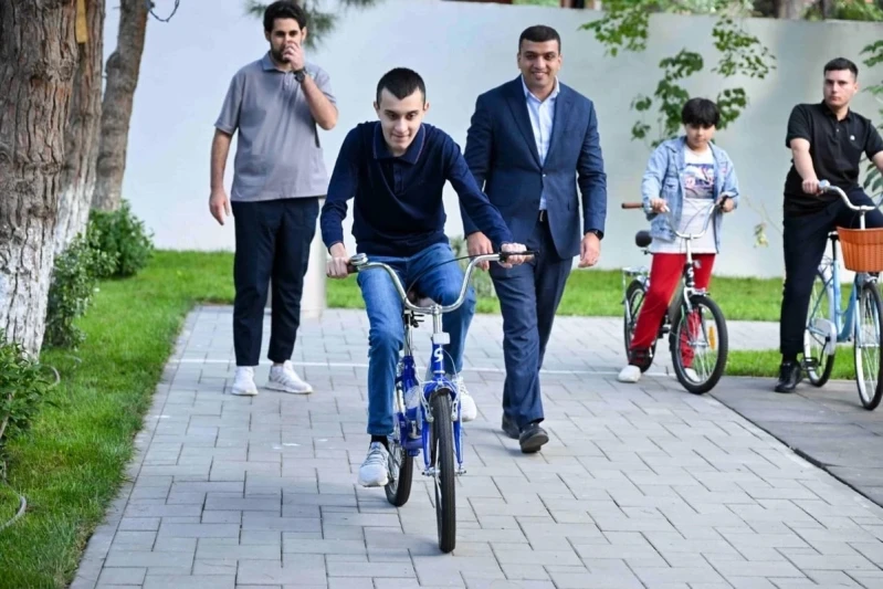 Otizmli Gençlere Bisiklet Hediyesi: Gençlik ve Spor Bakanlığı'ndan Destek