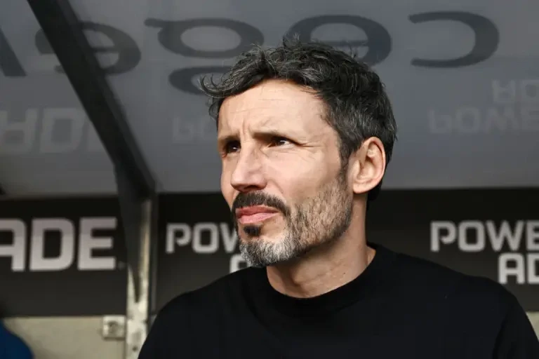 Belçika millisinin yeni baş məşqçisi Mark van Bommel olacaq