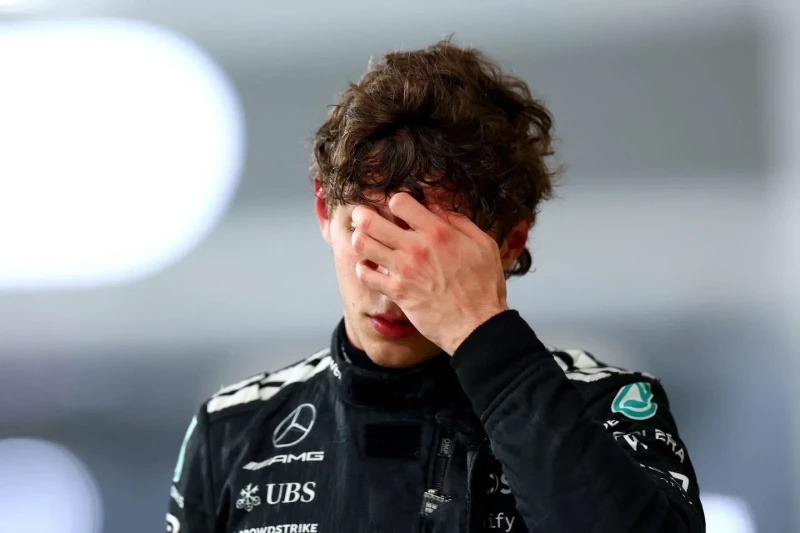 Kimi Antonelli'nin Mercedesi Bahreyn'de arızalandı: Kırmızı bayraklar dalgalandı