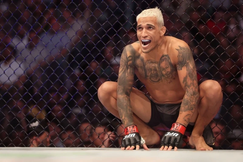 Oliveira wants to fight Holloway after defeating Fiziev