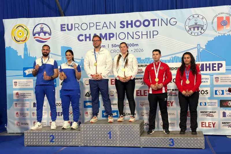 Руслан Лунев и Зейнаб Султанова завоевали серебряную медаль на чемпионате Европы - ФОТО