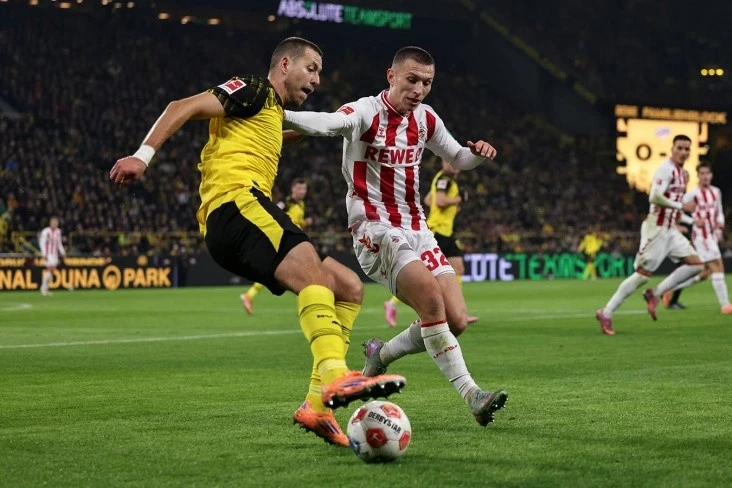 Borussia Dortmund secured victory over Cologne in the last minute Borussia Dortmund secured victory over Cologne in the last minute