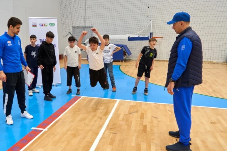 Şəkidə 192 məktəblinin iştirakı ilə atletika yarışı keçirildi - FOTO