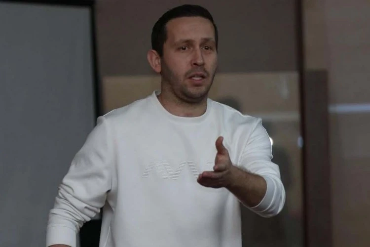 Karabağ Akademisi'nde futbolcular için Hakemlik konuları ve oyun kuralları semineri düzenlendi