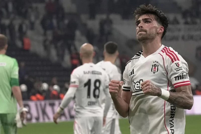 Beşiktaş Rizesporla heç-heçə edərək mövsümü başa vurdu