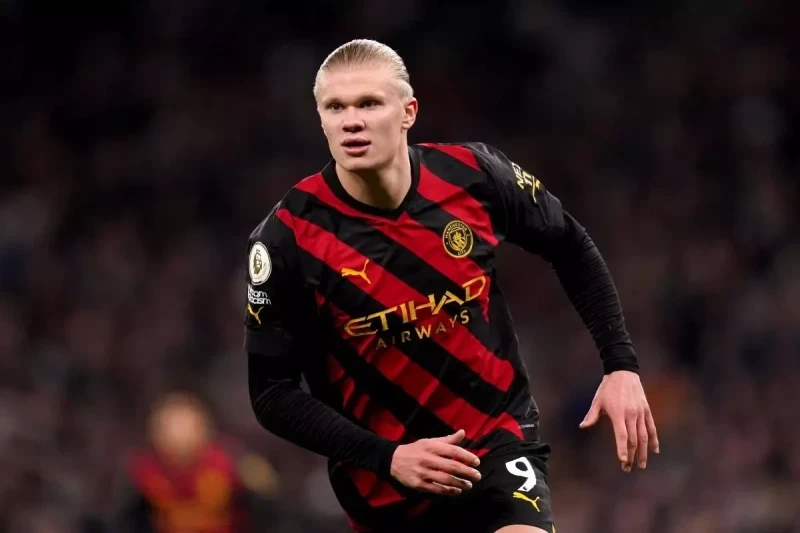 Holand Mançester Sitinin bombardirləri siyahısında dördüncü oldu