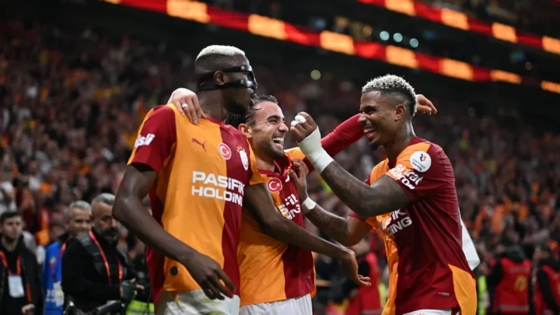 Qalatasaray 2-1 Fenarbaga: Osimhenin golları liderliyini qorudu
