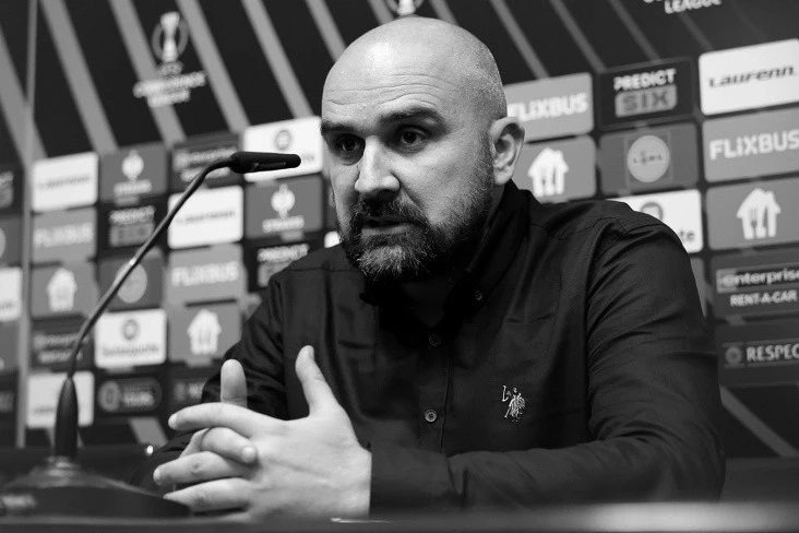 Serbiyada baş məşqçi oyun zamanı vəfat etdi