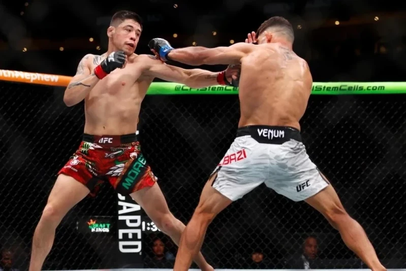 Kavana Defeats Former Champion at UFC Mexico